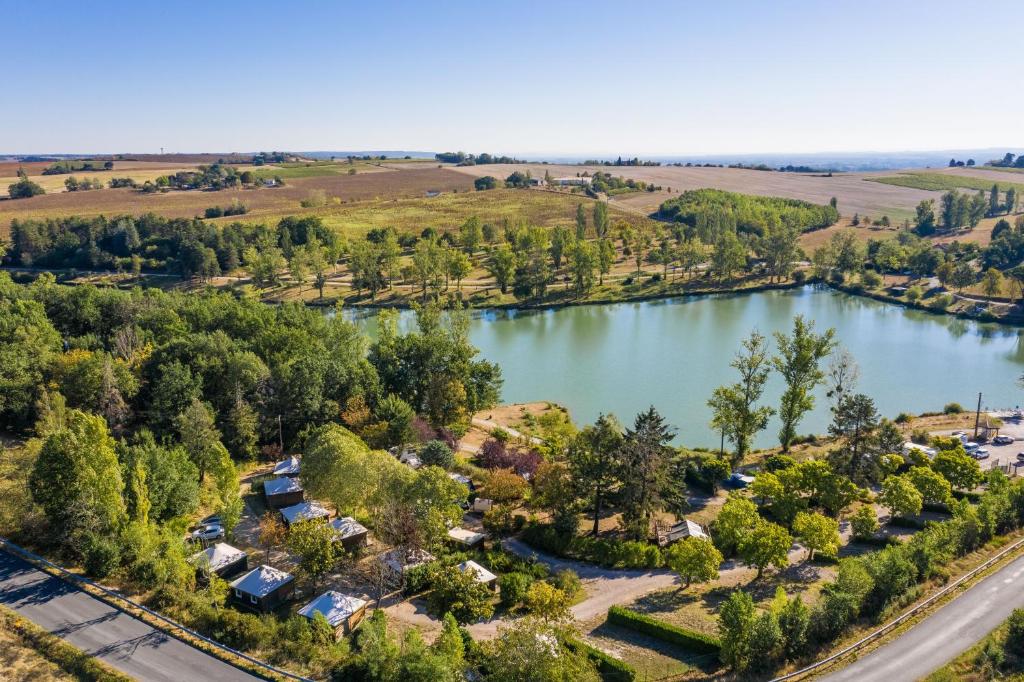 CAMPING VK CAMPING (LES AUZERALS)
